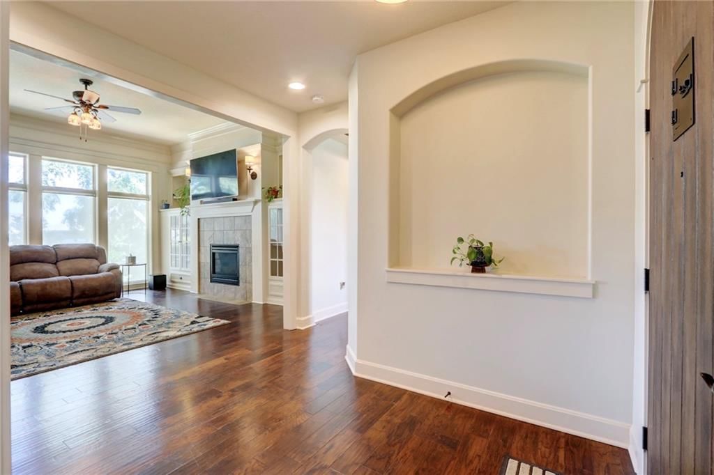 1316 NE Kenwood Drive — photo 7