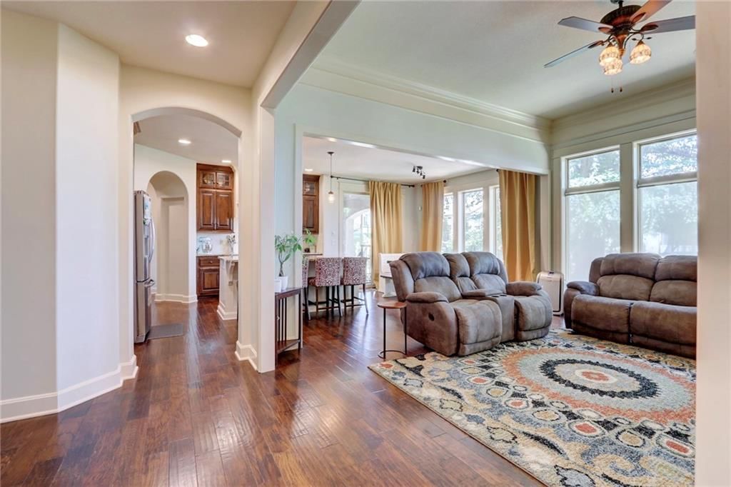 1316 NE Kenwood Drive — photo 8
