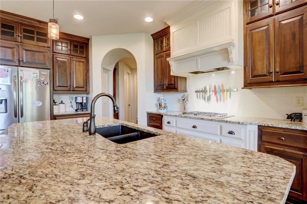 1316 NE Kenwood Drive — photo 14