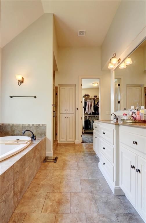 1316 NE Kenwood Drive — photo 21