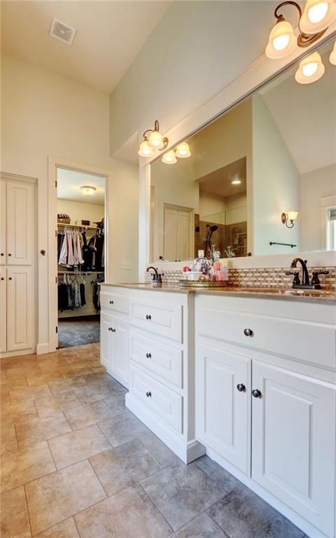 1316 NE Kenwood Drive — photo 22
