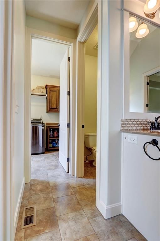 1316 NE Kenwood Drive — photo 25
