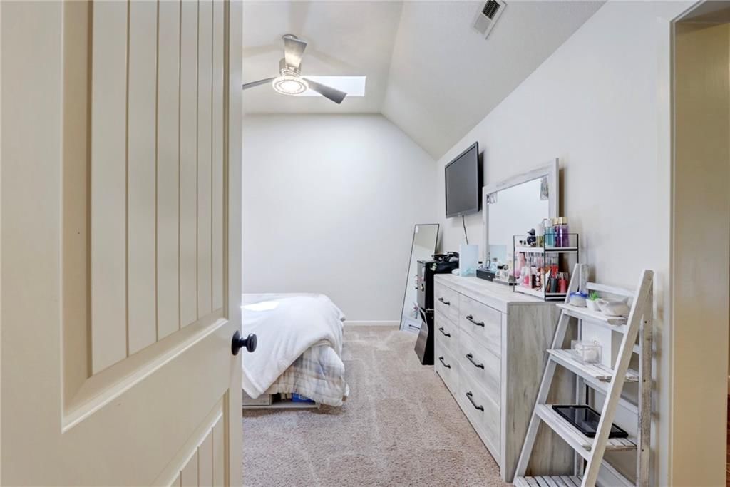 1316 NE Kenwood Drive — photo 41