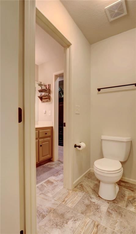 1316 NE Kenwood Drive — photo 56