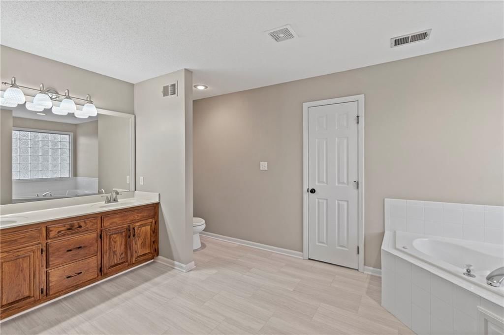 7230 N Smalley Avenue — photo 15