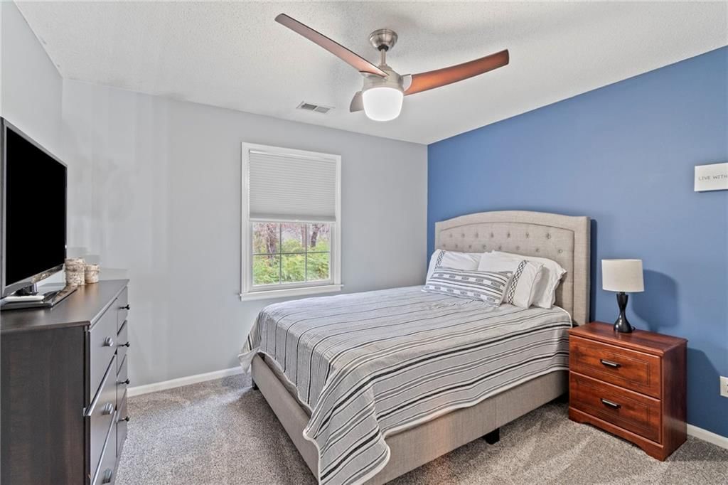 7230 N Smalley Avenue — photo 18