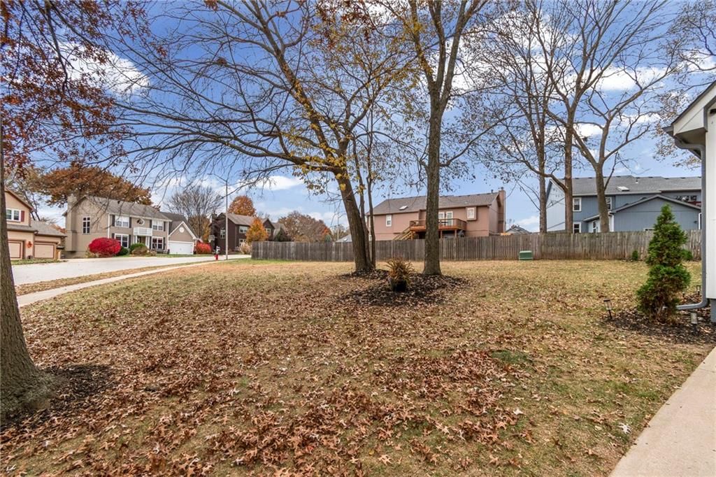7230 N Smalley Avenue — photo 31