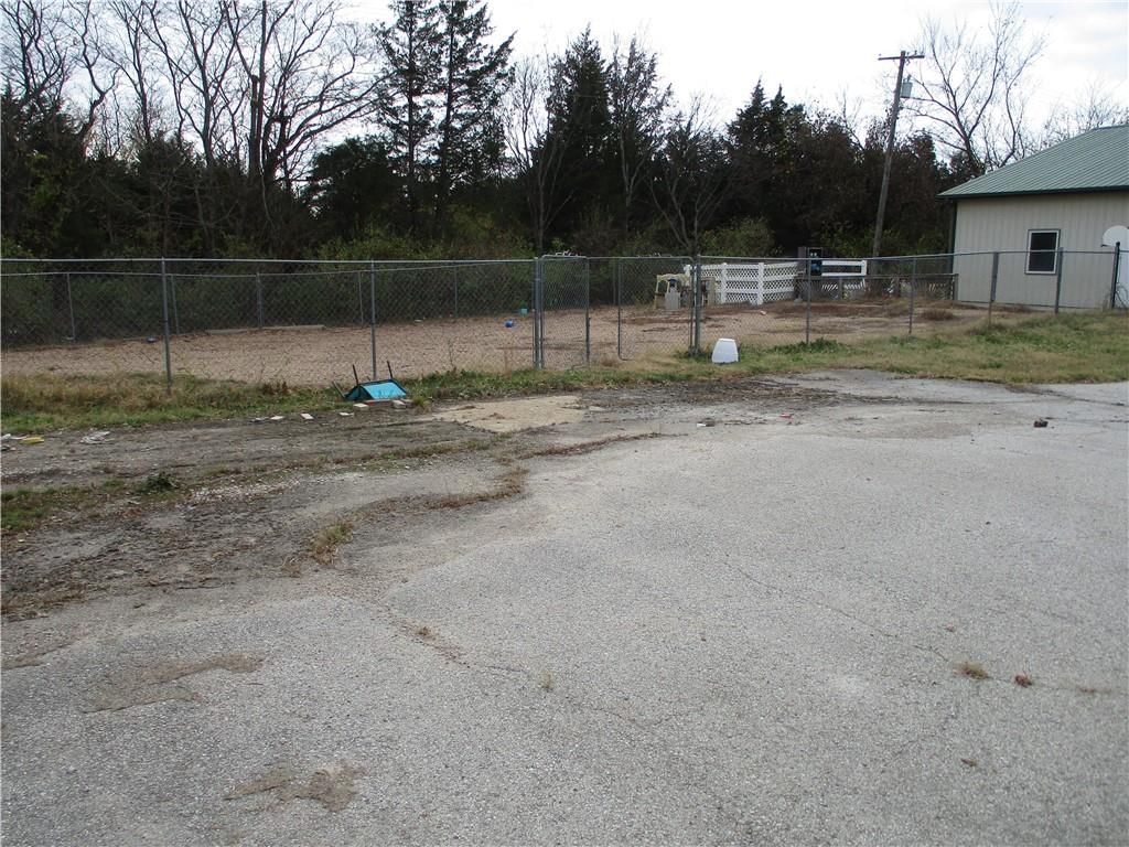 1250 Commercial N/A — photo 4