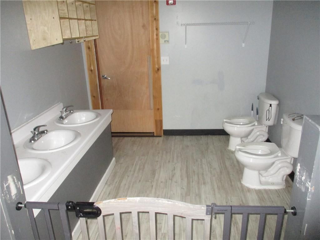 1250 Commercial N/A — photo 13