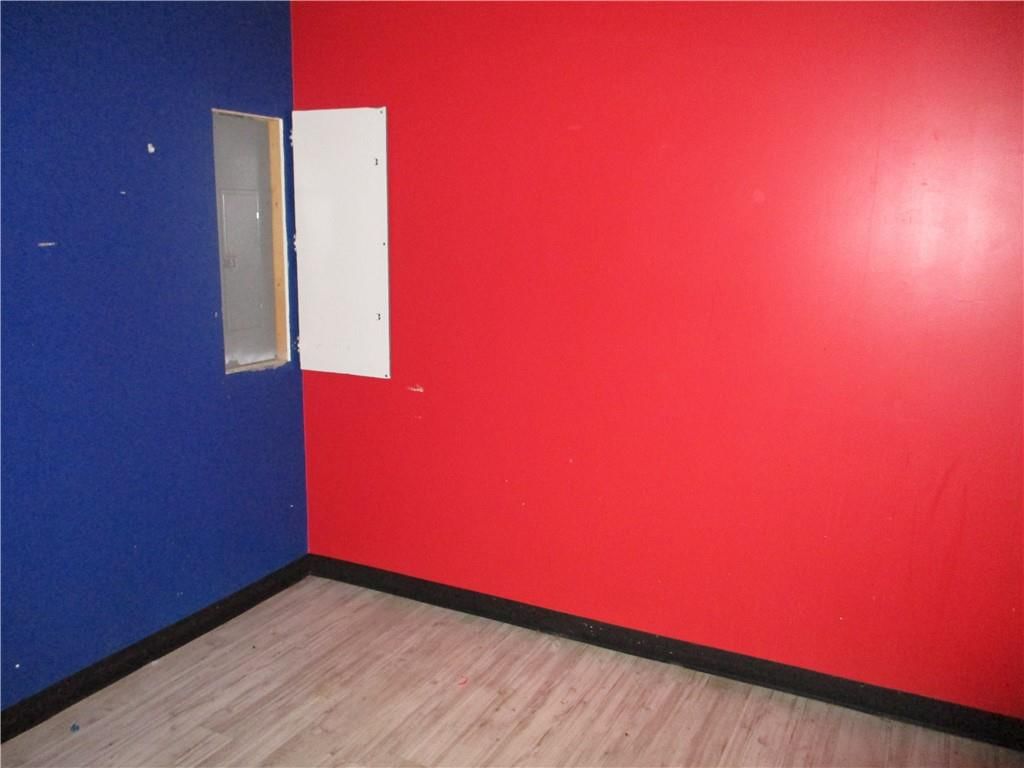 1250 Commercial N/A — photo 19