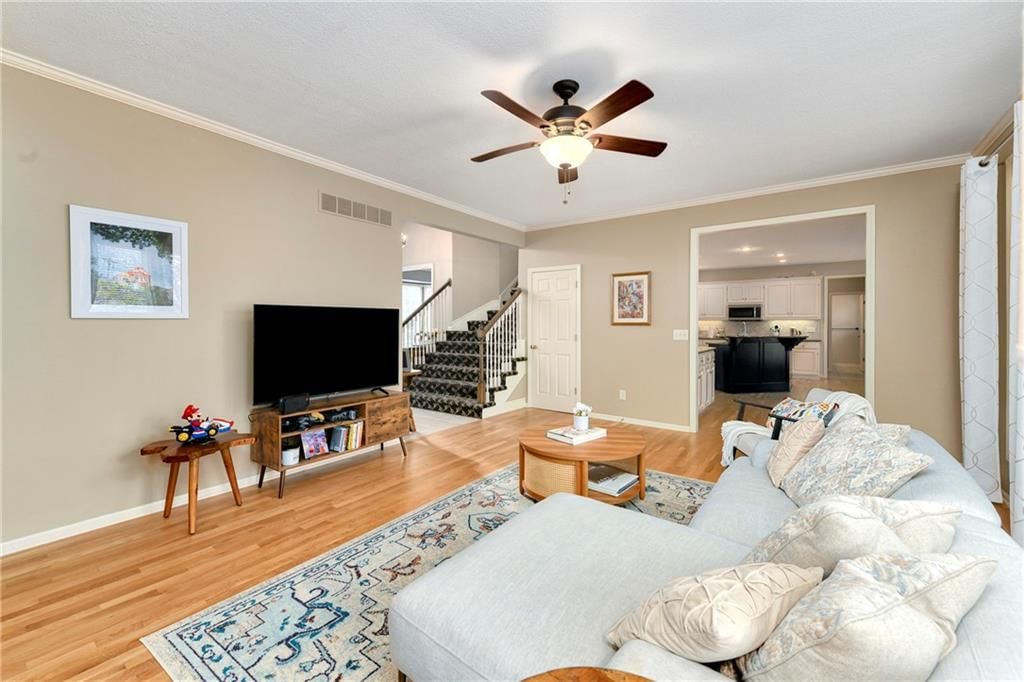 5102 W 161st Terrace — photo 8