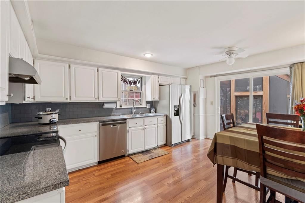 11623 Locust Street — photo 6