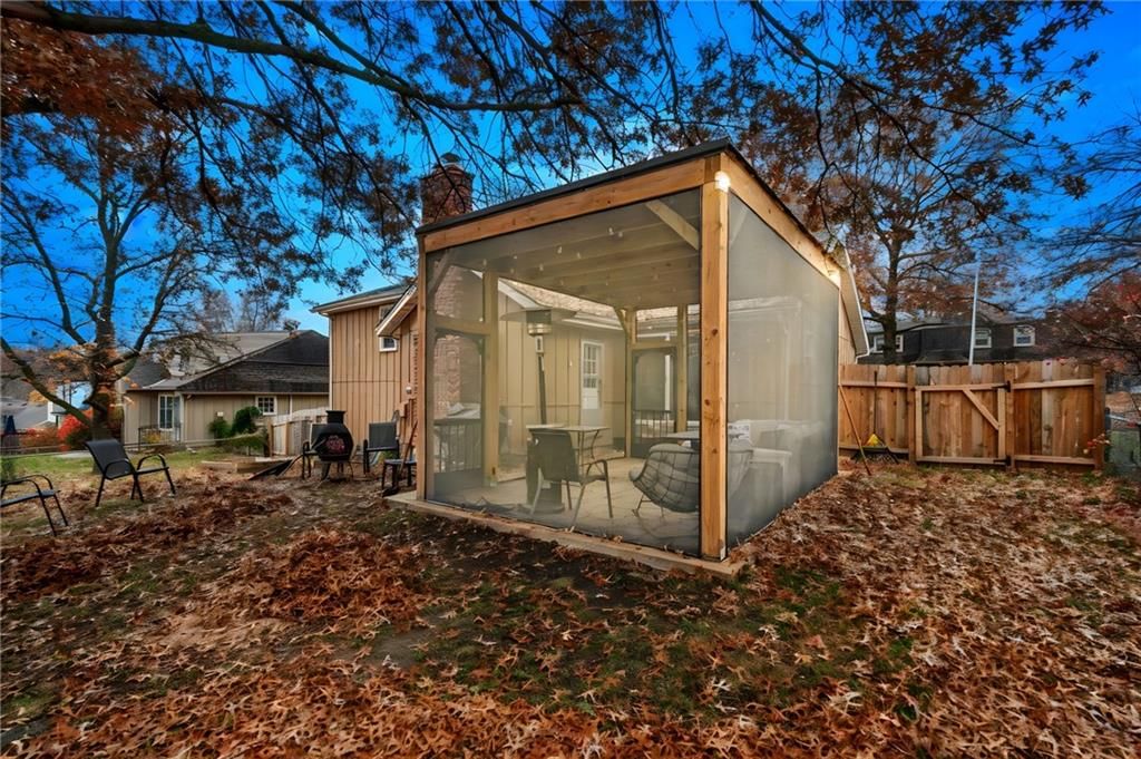 11623 Locust Street — photo 22