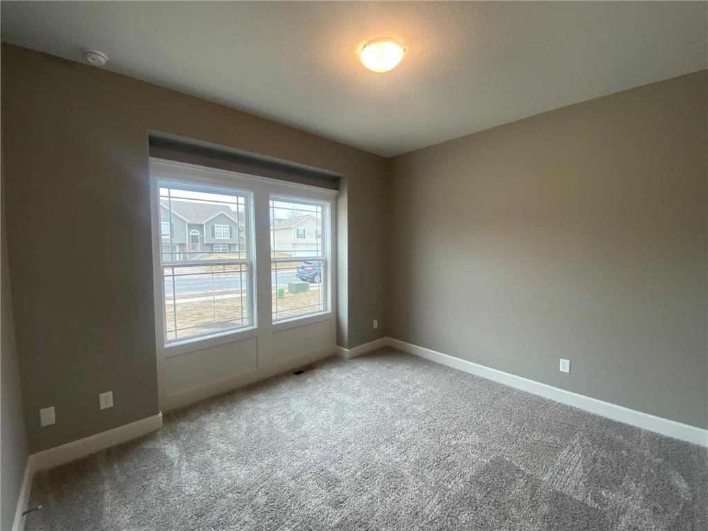 11805 N Wheeling Avenue — photo 21