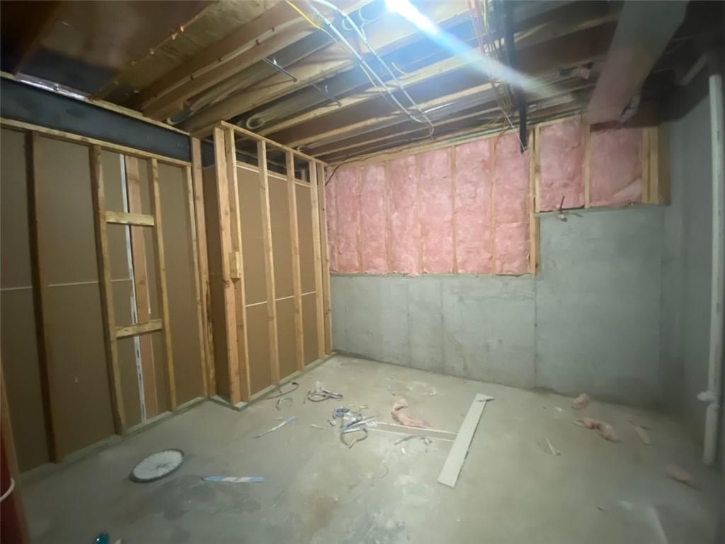 11805 N Wheeling Avenue — photo 28
