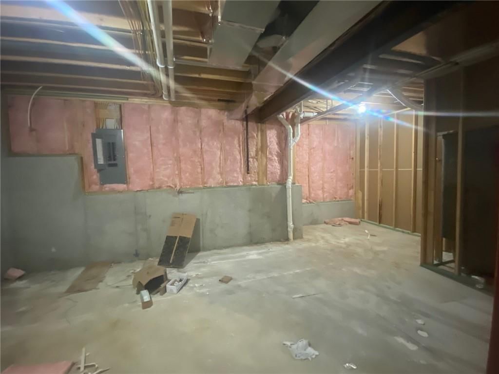 11805 N Wheeling Avenue — photo 29