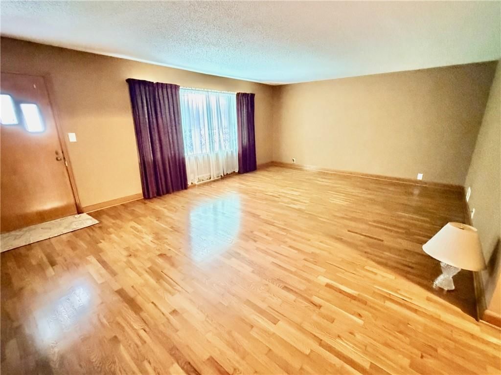 209 W Fort Scott Street — photo 5