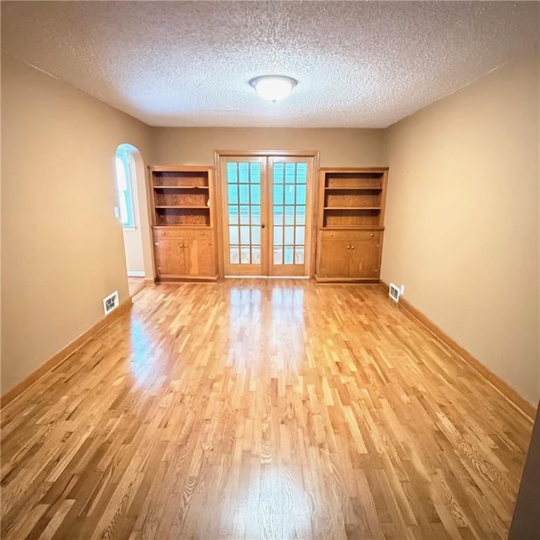 209 W Fort Scott Street — photo 6
