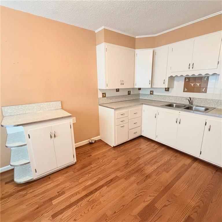 209 W Fort Scott Street — photo 10