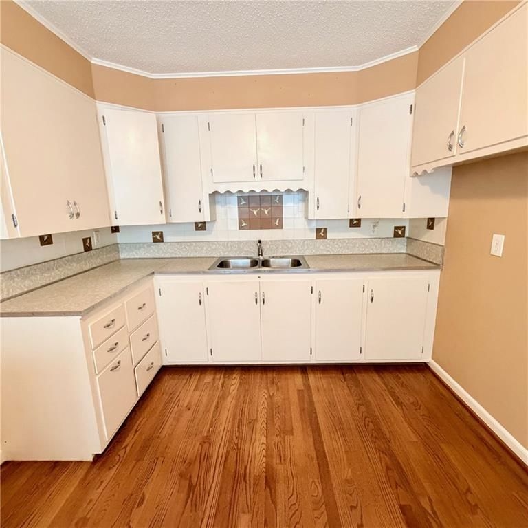 209 W Fort Scott Street — photo 11