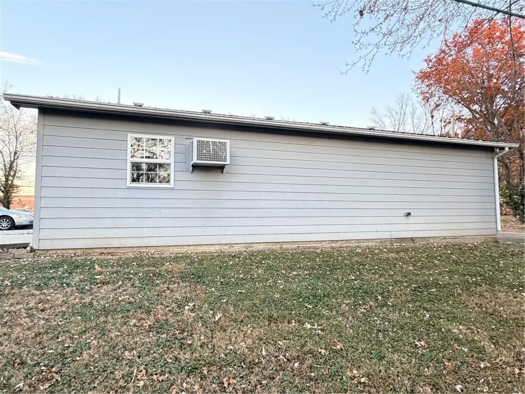 209 W Fort Scott Street — photo 24
