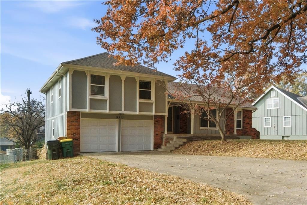 9317 W 82nd Street — photo 2