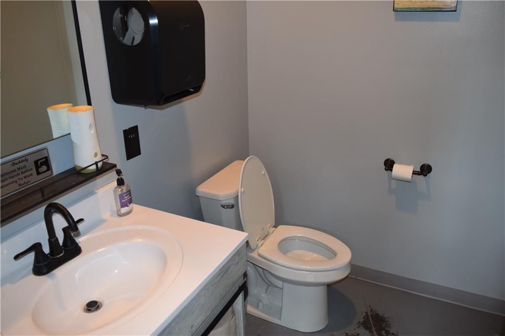 26192 Neosho Road — photo 15