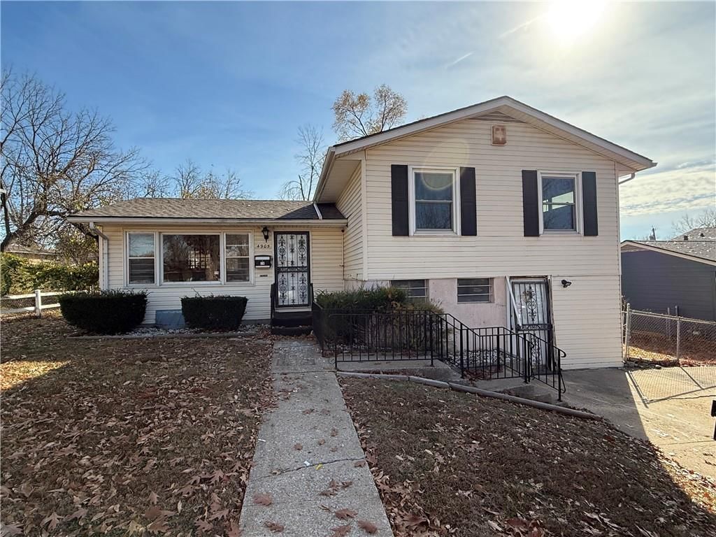 4905 E 41st Street, Kansas City, MO