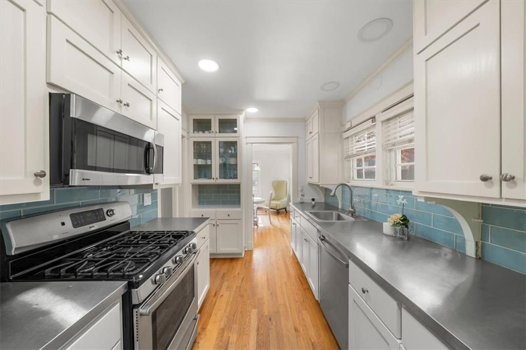 222 W 70 Street — photo 10