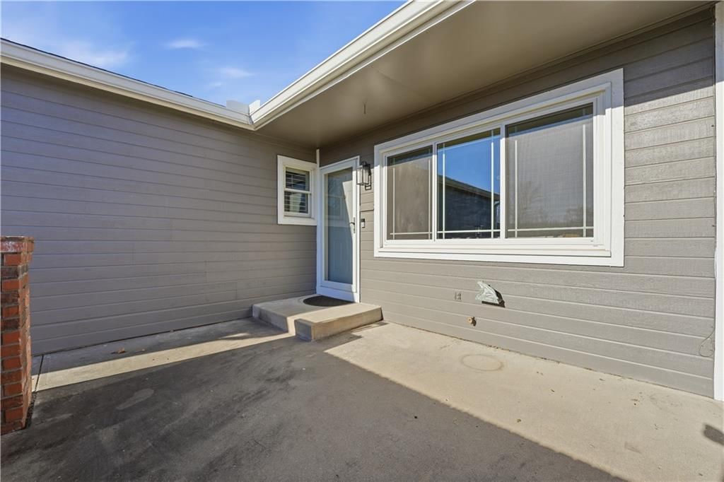 6414 NW REVERE Drive — photo 3