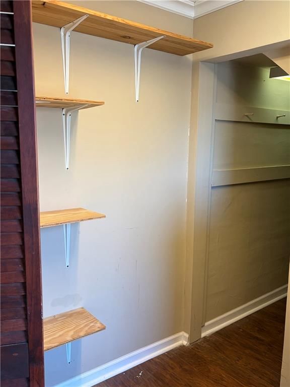 211 E 5th Street — photo 14