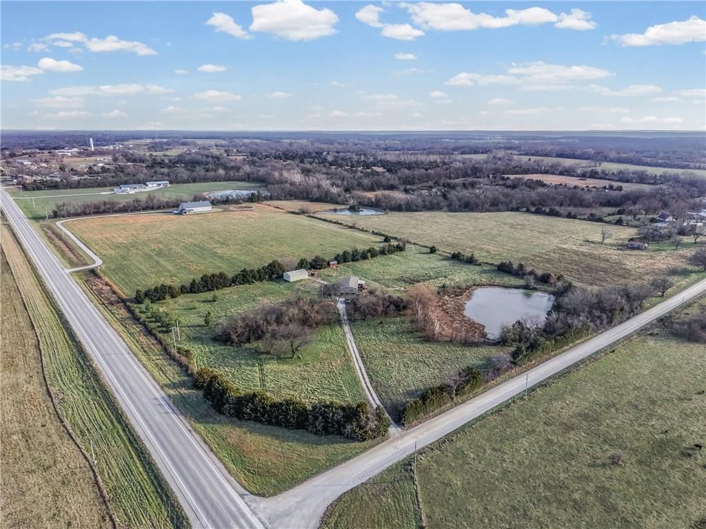 302 SE 901 Road — photo 3
