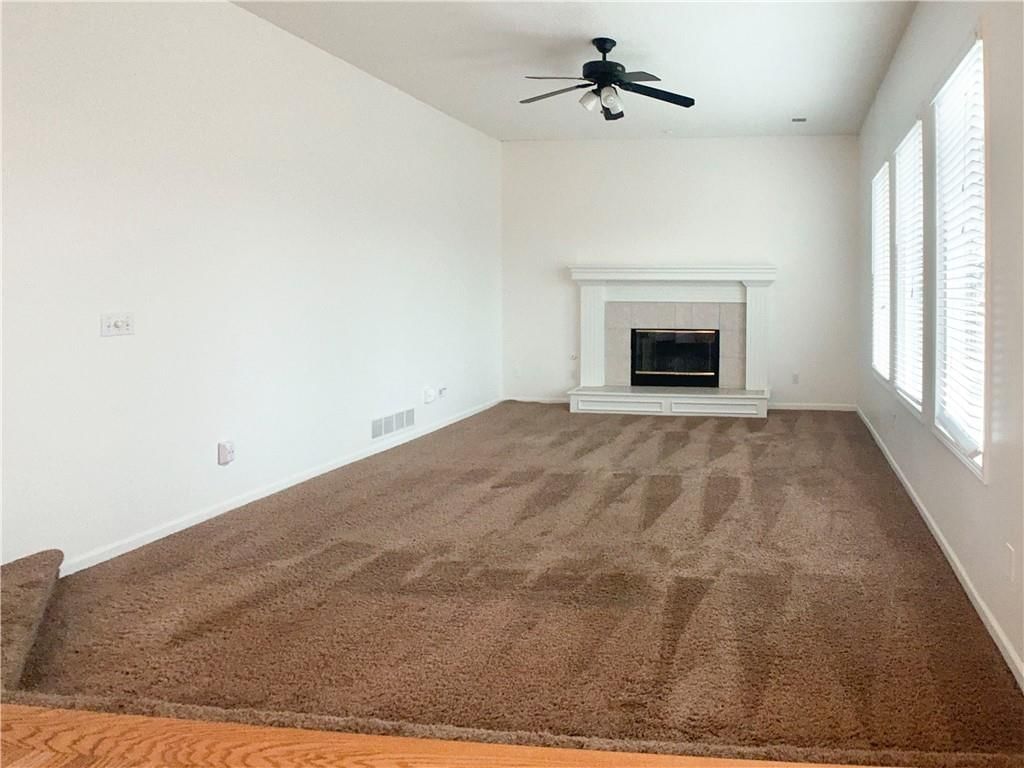 18860 W 159th Terrace — photo 3