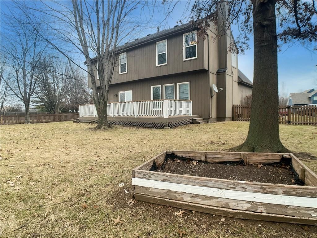 18860 W 159th Terrace — photo 5
