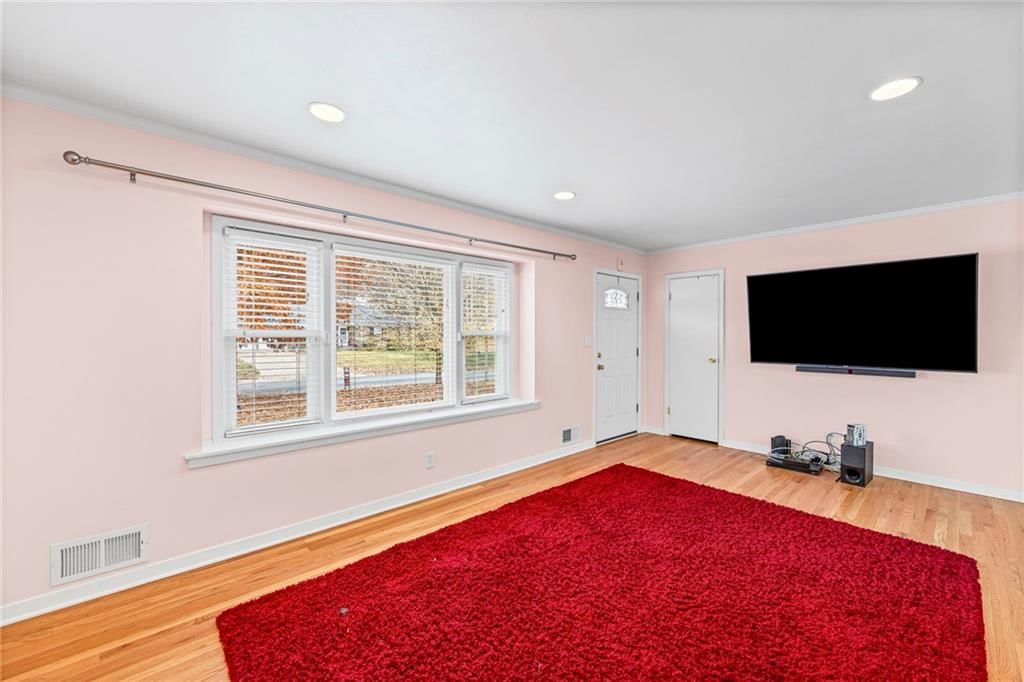 8428 Beverly Drive — photo 5