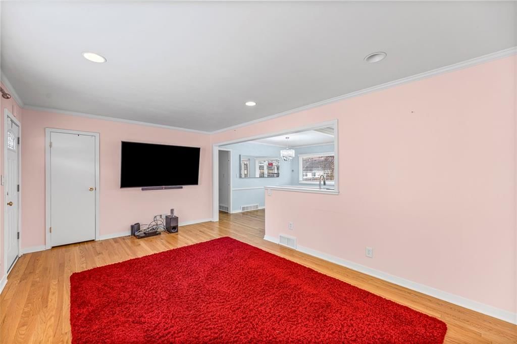 8428 Beverly Drive — photo 6