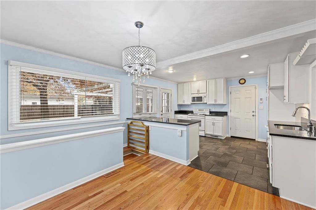 8428 Beverly Drive — photo 8