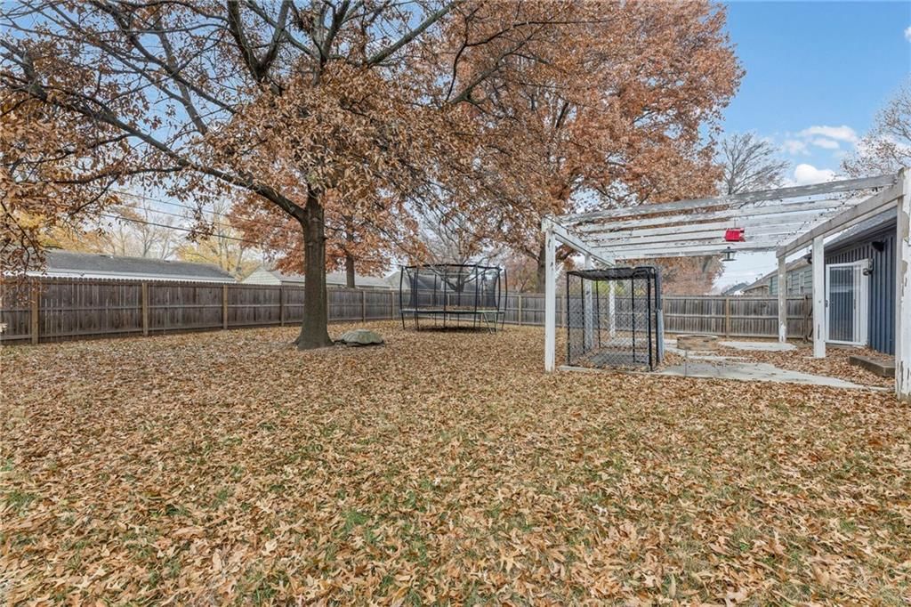 8428 Beverly Drive — photo 35