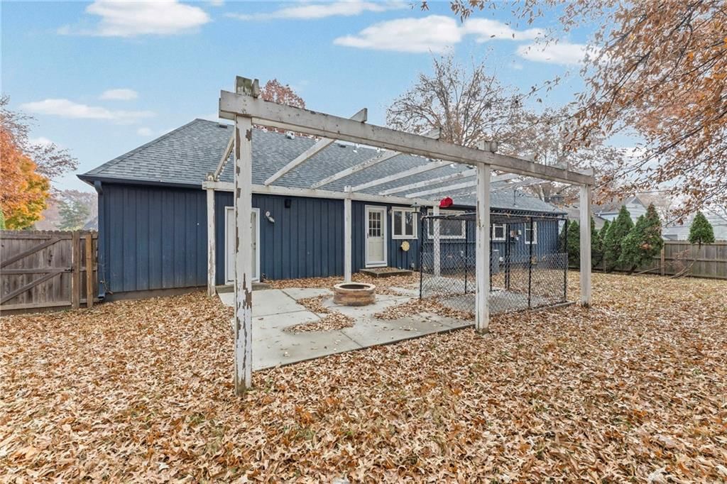 8428 Beverly Drive — photo 36