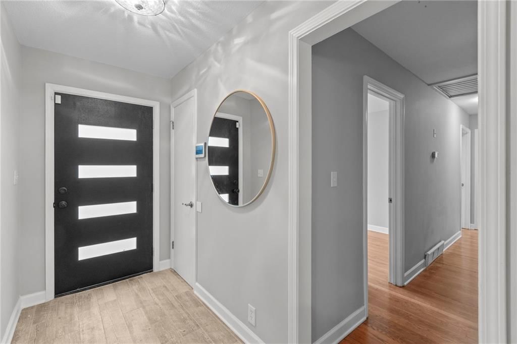 8512 Belleview Avenue — photo 4