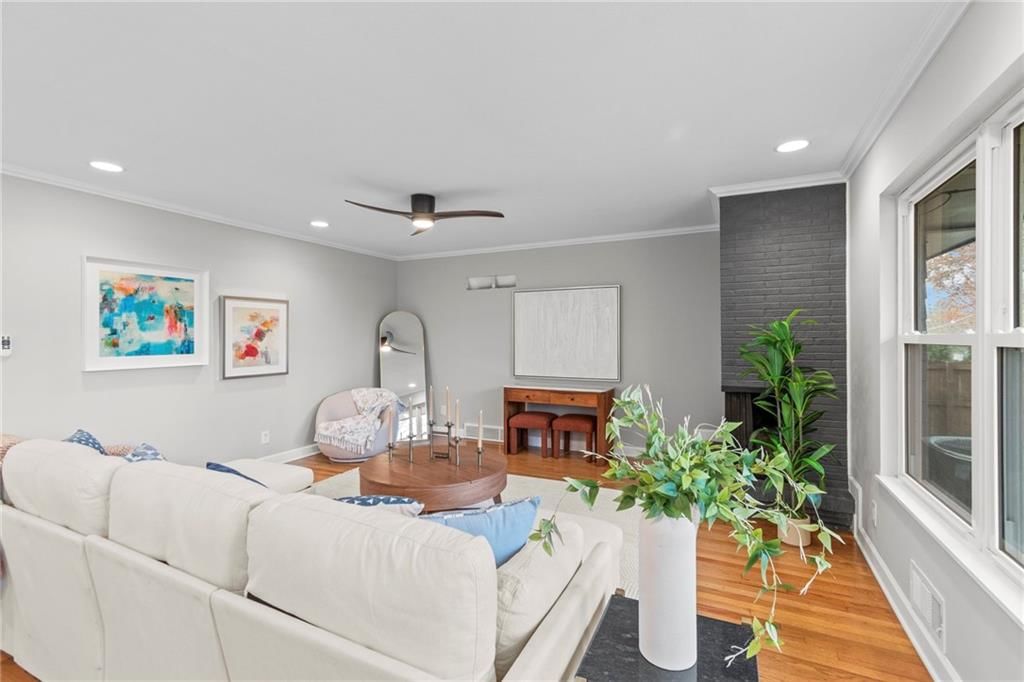 8512 Belleview Avenue — photo 9