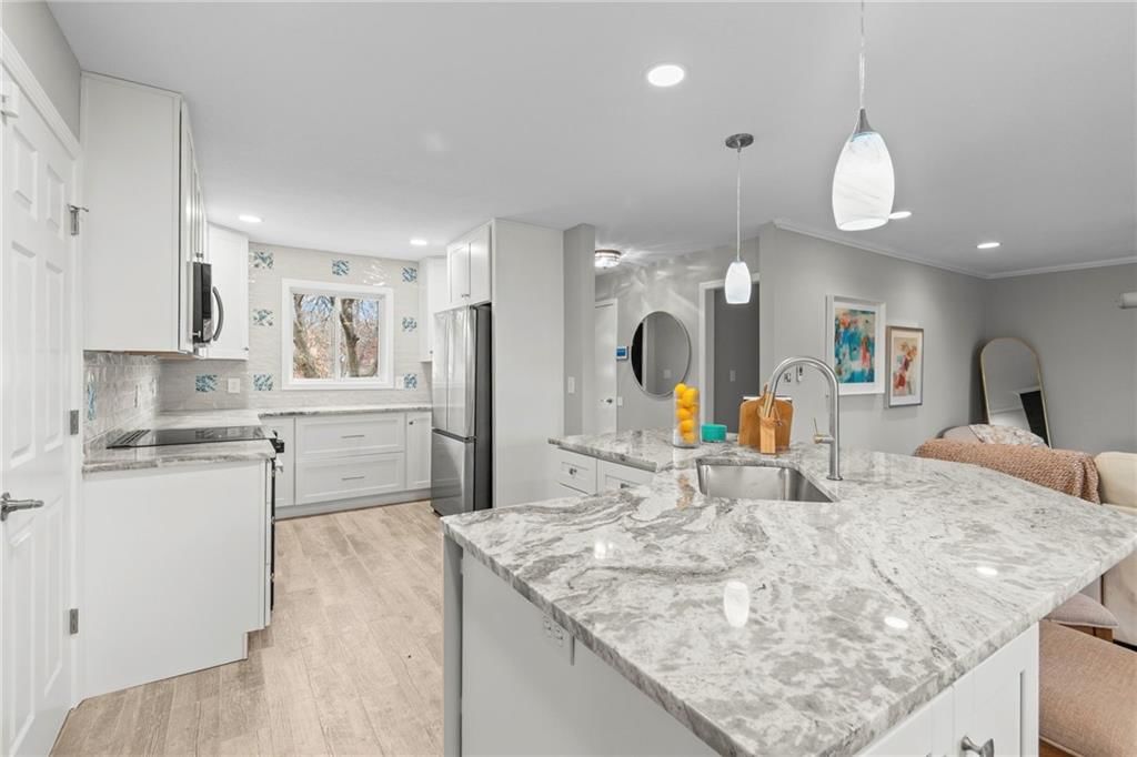 8512 Belleview Avenue — photo 11