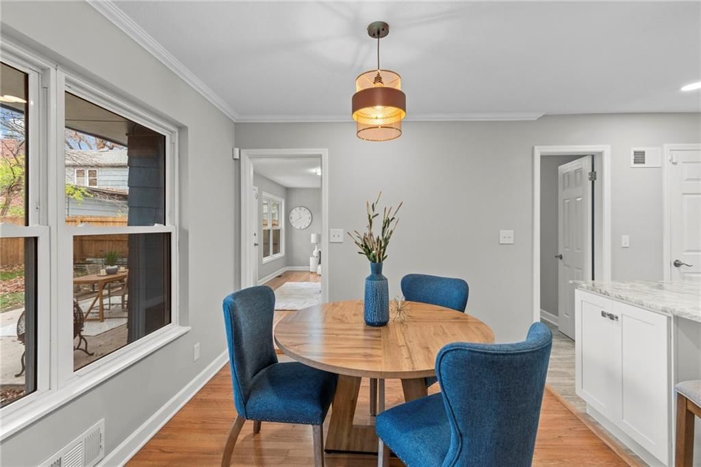 8512 Belleview Avenue — photo 17