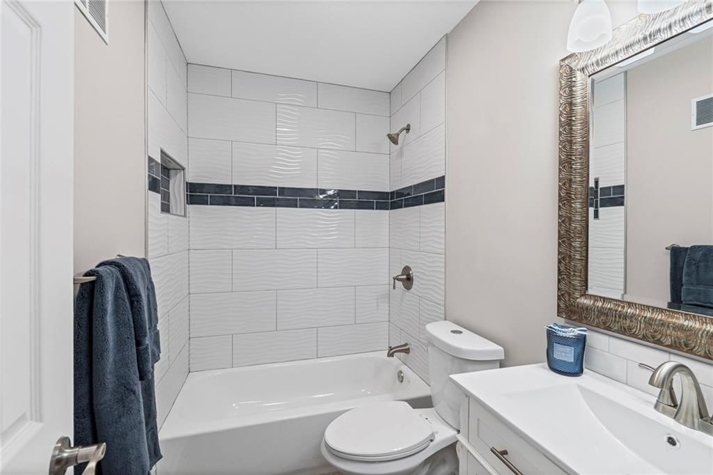8512 Belleview Avenue — photo 22