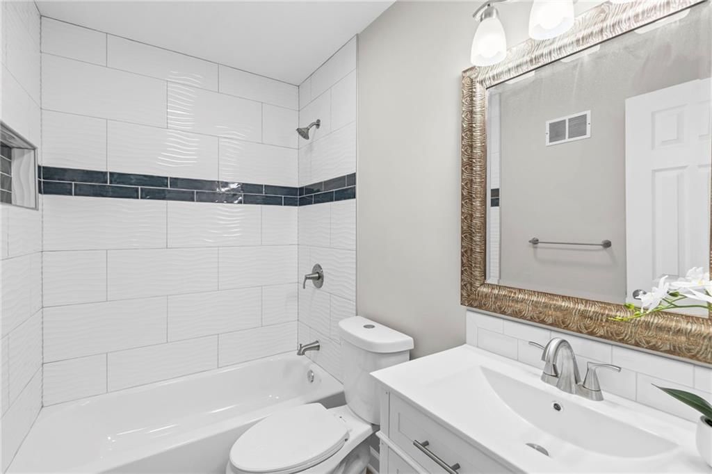 8512 Belleview Avenue — photo 23
