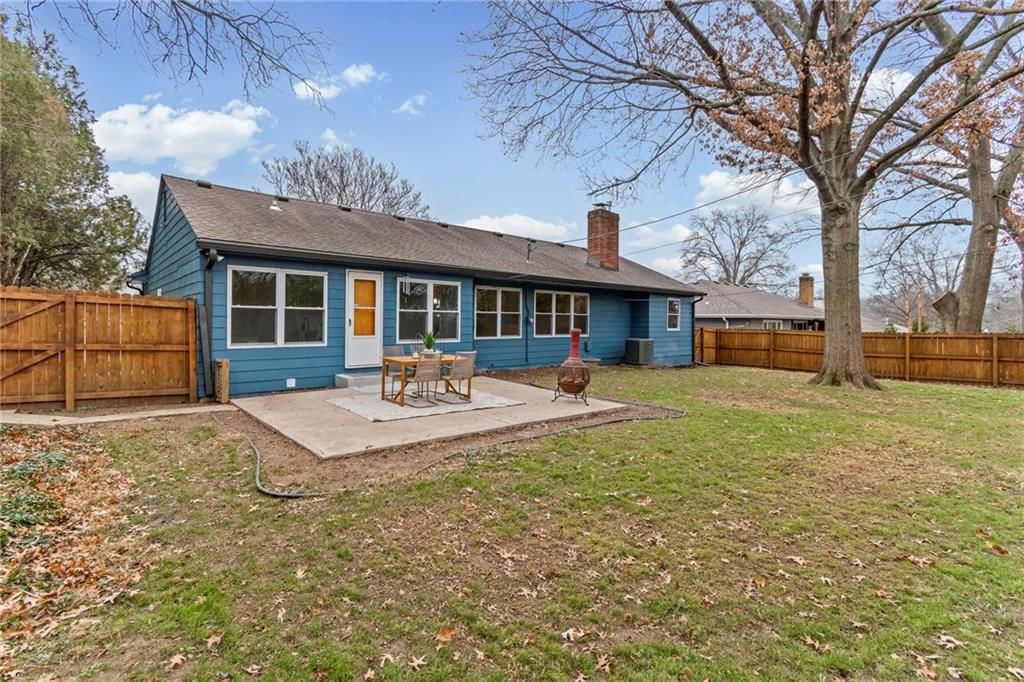 8512 Belleview Avenue — photo 35