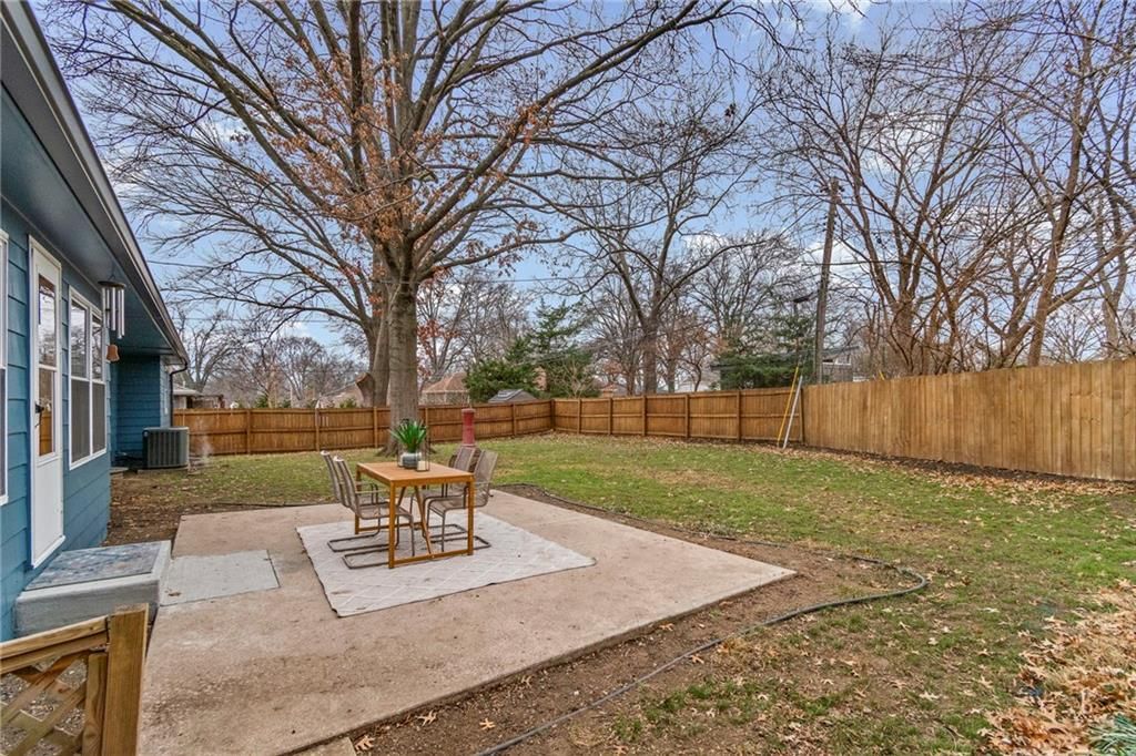 8512 Belleview Avenue — photo 36