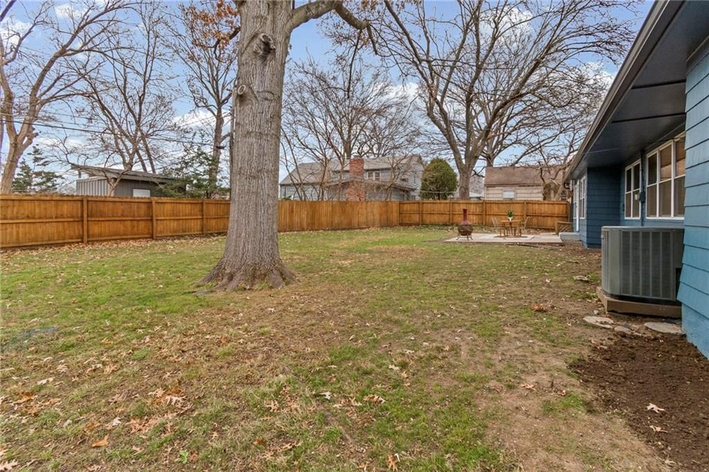 8512 Belleview Avenue — photo 38