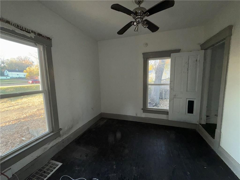2405 Stewart Avenue — photo 9