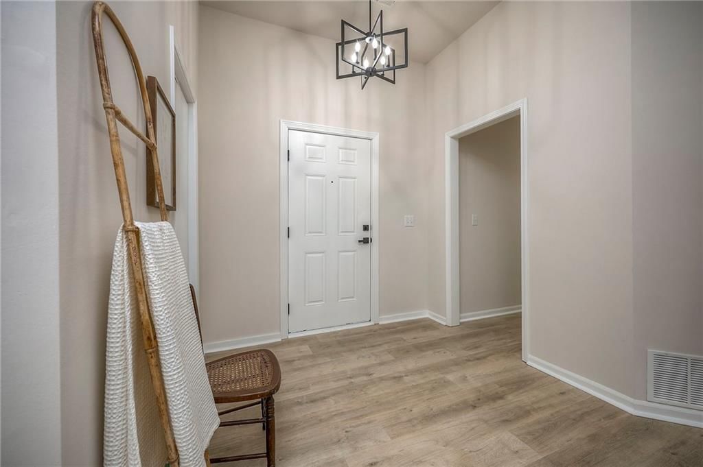 514 N Spruce Street — photo 5